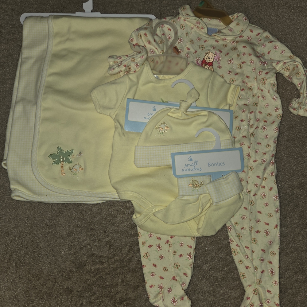 Source Unknown Yellow Baby Bodysuit Set